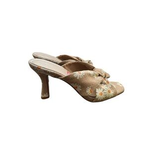 JESSICA SIMPSON Mayxie Burlap Daisy Flowers 3" Heel Sandals Size 8M